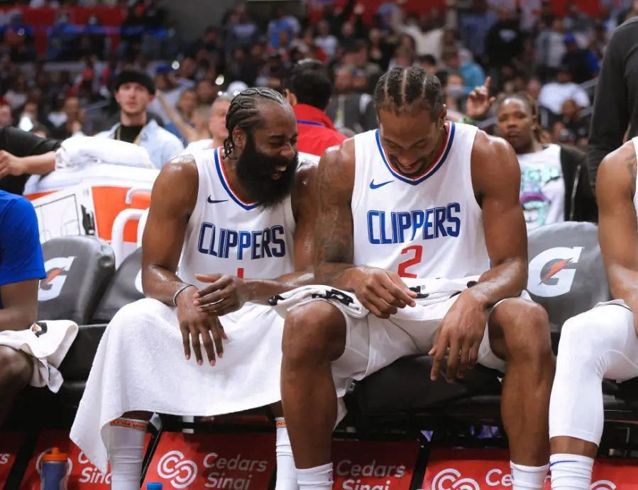 今年夏天, 起诉, AA 今年夏天, 起诉, AA