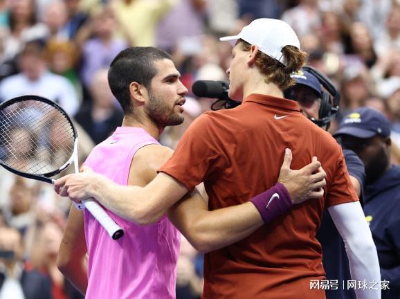 令他的球迷, 手相让