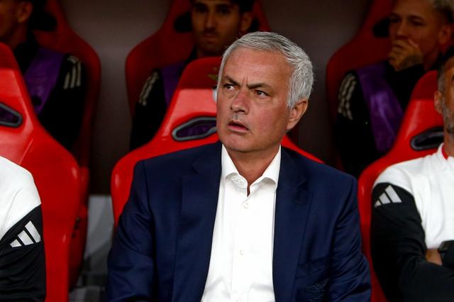 费内巴切的, 这是可耻的